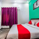 Oyo 24743 Janak Residency