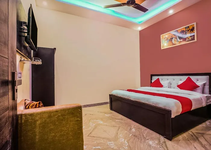 Oyo 24743 Janak Residency