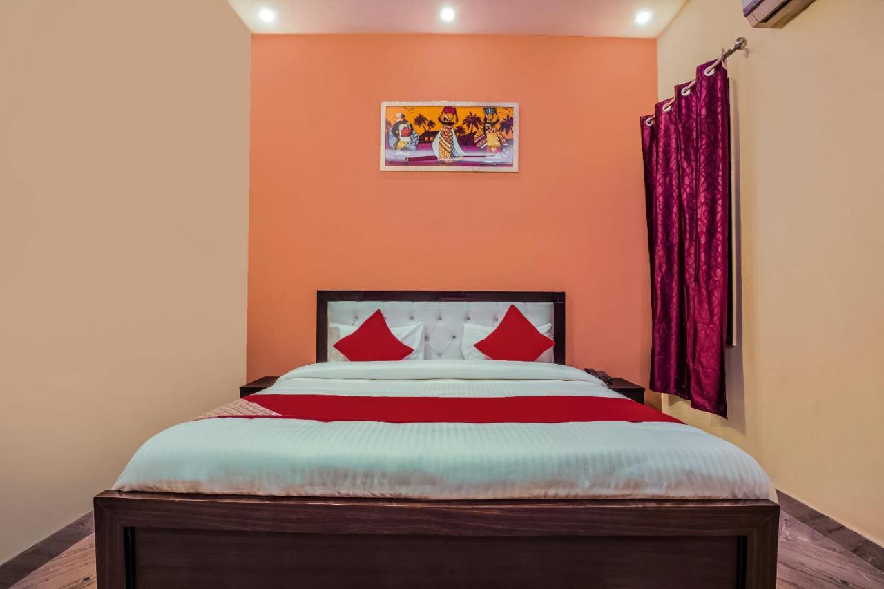 Oyo 24743 Janak Residency New Delhi