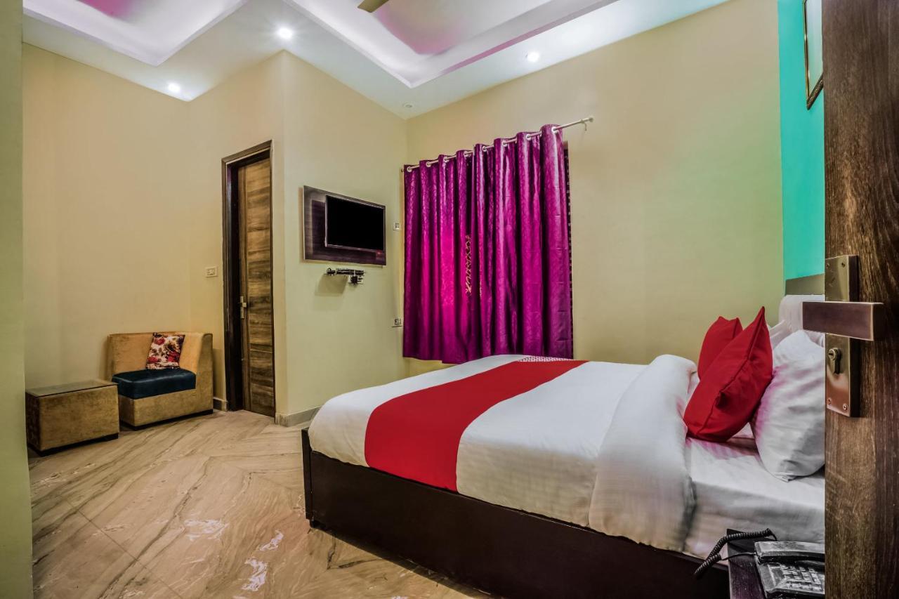 Oyo 24743 Janak Residency Hotel New Delhi