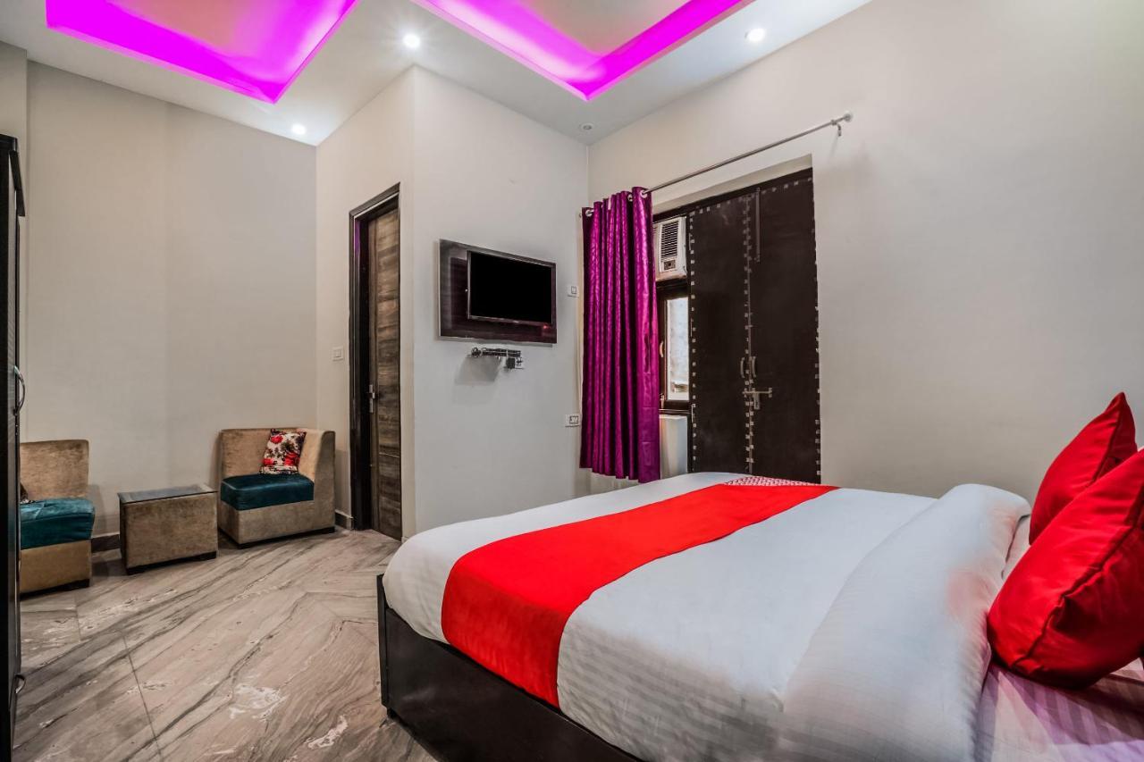Oyo 24743 Janak Residency Hotel 3*