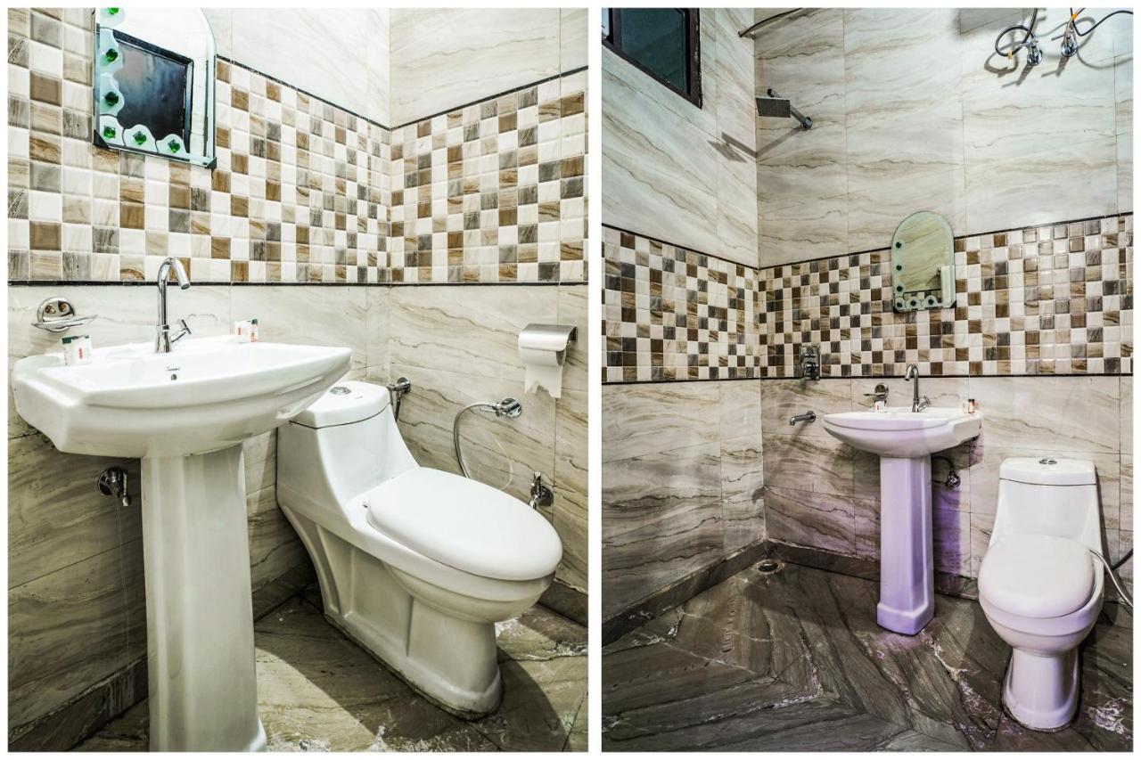 Oyo 24743 Janak Residency New Delhi