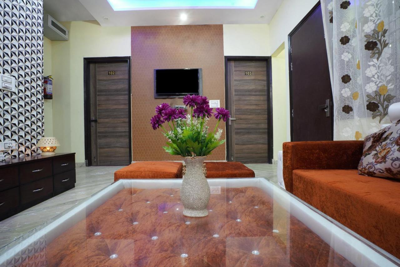Oyo 24743 Janak Residency Hotel 3*