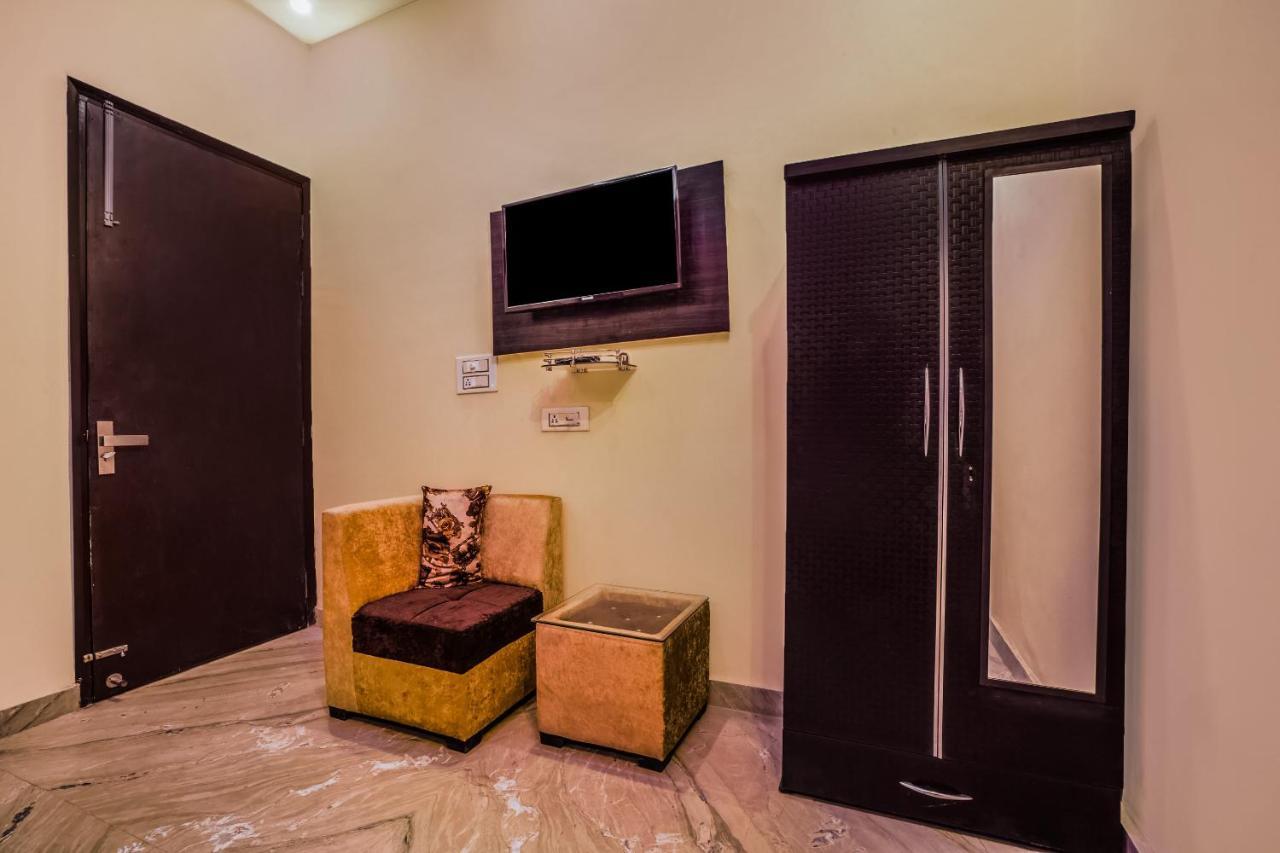 Oyo 24743 Janak Residency 3* New Delhi