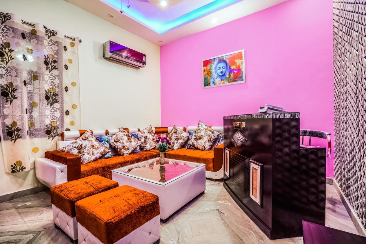 Oyo 24743 Janak Residency Hotel New Delhi