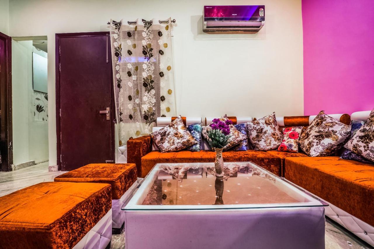 Oyo 24743 Janak Residency